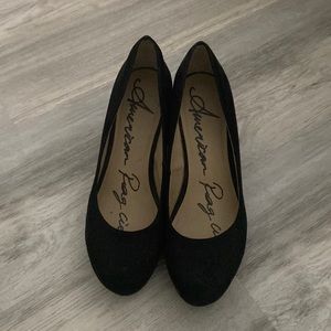 Black wedge suede shoe